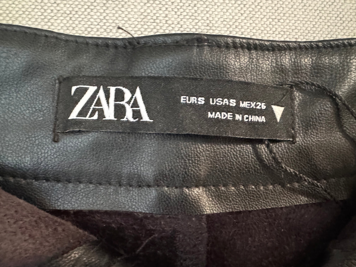 Short Pollera Zara Cuerina